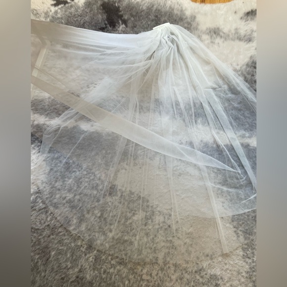 Designer Ivory Fingertip Wedding Veil with Blusher - Picture 10 of 11